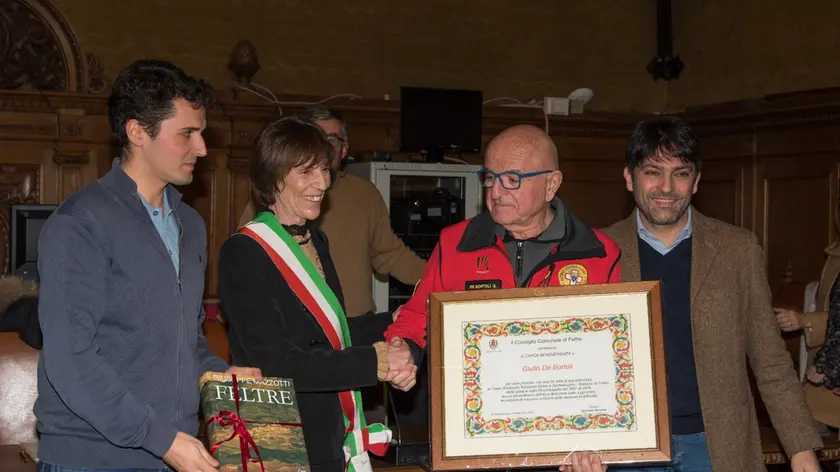 La consegna della cittadinanza onoraria a Giulio De Bortoli