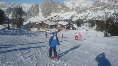 I primi sciatori sulle piste del Faloria a Cortina