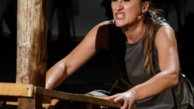 Anna Zago in una scena dello spettacolo