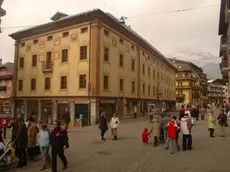 Cortina d'Ampezzo, Corso Italia. Municipio vecchio, uffici pubblici del Comune di Cortina d'Ampezzo
