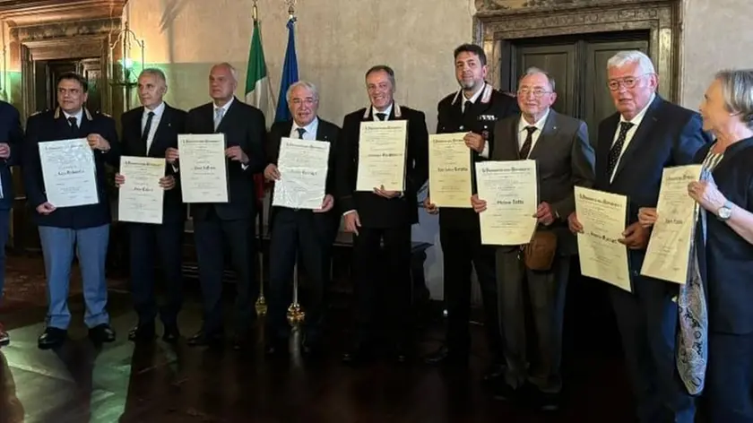 I dieci bellunesi che hanno ricevuto l’onorificenza al Merito della Repubblica Italiana sabato nella cerimonia che si è svolta in Prefettura