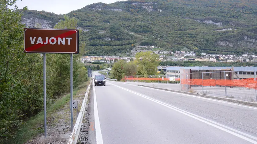 giasn paolo perona- perona- longarone- nuova segnaletica "località Vajont"