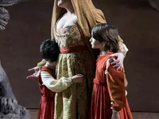 I due Foscari di Giuseppe Verdi Direttore: Michele Mariotti Regia e scene: Alvis Hermanis Costumi: Kristīne Jurjāne Luci: Gleb Filshtinsky Coreografia: Alla Sigalova Video: Ineta Sipunova Drammaturgo: Olivier Lexa