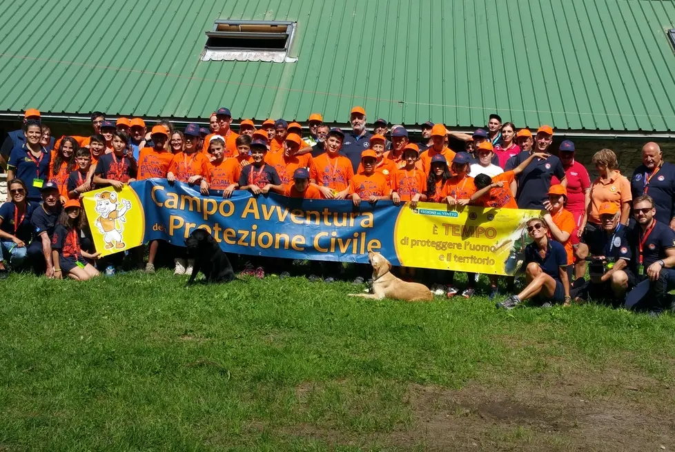 Foto di gruppo per i ragazzi e lo staff a Valmorel