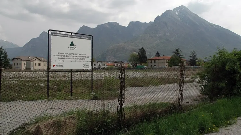 Ponte nelle Alpi, 26 aprile 2006. L'area ex comedil, oggetto di un progetto di riqualificazione