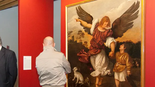 Le autorità sono i primi visitatori ufficiali della Mostra. La Mostra del Tiziano a Pieve di Cadore.