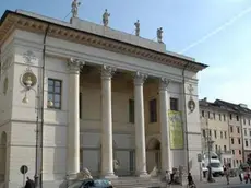 Belluno 2006. Il teatro comunale a Belluno. - Una veduta del teatro Comunale di Belluno