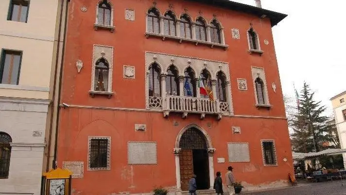 Palazzo Rosso Rimane incerta la situazione in maggioranza dopo il ritiro delle deleghe a Gidoni