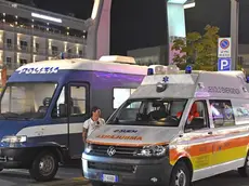 DE POLO - DINO TOMMASELLA - JESOLO - FORZE DELL'ORDINE E AMBULANZA SUEM IN PIAZZA MAZZINI