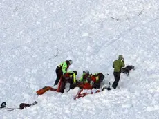 20090208 - SONDRIO - MALTEMPO: VALANGA IN VALGEROLA; MORTO ESCURSIONISTA - Uno sciatore morto dopo essere stato travolto da una valanga mentre sciava fuori pista - Il tragico epilogo di una giornata sulla neve alla cima Rosetta in Valtellina a 2300 metri di quota dove Marco Della Marianna di 37 anni di Sondrio stato travolto e ucciso da una valanga - CARLO ORLANDI /ANSA /JI)