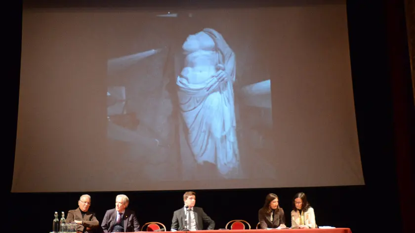 gian paolo perona- perona- feltre- al teatro la sena presentazione lavori restauro statua