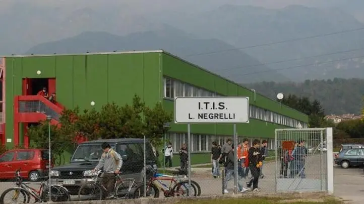 Feltre, 18 ottobre 2006. Le scuole superiori di Feltre. L'istituto tecnico industriale Luigi NegrelliAl tecnico industriale Negrelli ci saranno solo quattro classi