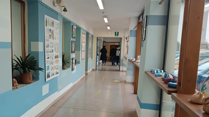 Uno dei corridoi dell’istituto Catullo dove studiava la ragazza