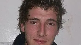 A sinistra il primo piano del 23 enne Christian Zatta rimasto vittima di un grave incidente con lo scooter mentre la notte scorsa percorreva via Balistiche, a destra uno scorcio della strada
