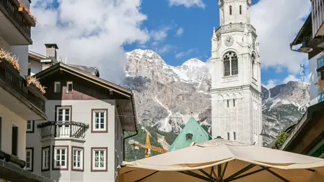 Bar Caffè Embassy - Riapertura attività post emergenza Covid a Cortina d'Ampezzo - Da Rin - Perona