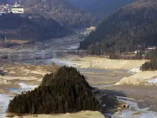 Il Lago del Centro Cadore in secca. Il Lago visto da Pieve di Cadore.