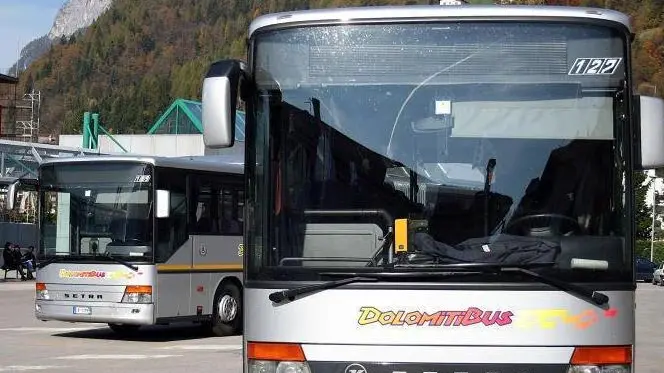 Mezzi di Dolomitibus, l’azienda è in sofferenza da anni perché gli autisti se ne vanno