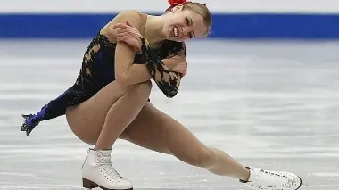 Carolina Kostner sta gareggiando con un ginocchio malconcio