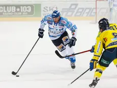 Gron Stanislav. Prima partita della nuova stagione 2014-2015 del Campionato Italiano di Hockey su Ghiaccio, il Cortina batte in casa l'Appiano con una bellissima rimonta.