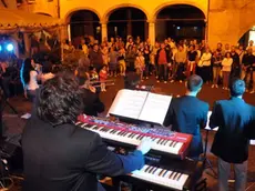 Prima delle tre serate dei GiovedÃ¬ in piazza organizzati dal consorzio centro storico e dal comune di Belluno. Lo spettacolo in piazza delle Erbe