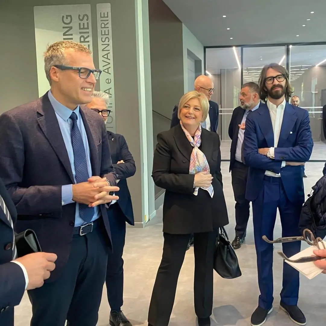 Il ministro Marina Calderone con Leonardo Maria Del vecchio durante la visita ad Agordo