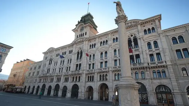 Piazza Unità a Trieste con il municipio