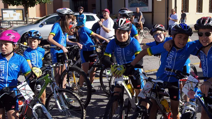 20esima edizione del Giro del lago, la tradizionale passeggiata beneifca organizzata dall'associazione 2ruoteAlpago