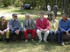 L’inaugurazione del Golf a nove buche a Cortina. Luigi Dimai Pompanin è il quarto da sinistra col maglione rosso