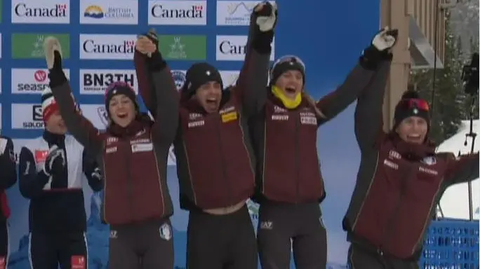 Iris De Martin (prima da sinistra) sul podio Mondiale