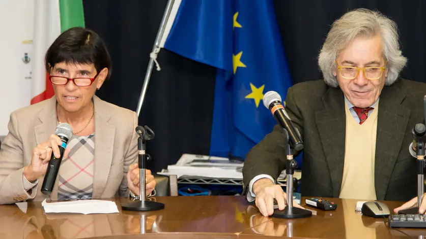 Da sinistra Giusi Nosè e Maurizio Fiasco durante l'incontro a Porto Mantovano (foto Teodori)