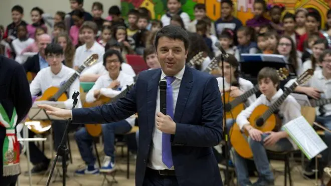 Il presidente del Consiglio Matteo Renzi durante la visita nella scuola media Coletti a Treviso, 26 febbraio 2014. ANSA/FLICKR/PALAZZOCHIGI ++ NO SALES, EDITORIAL USE ONLY ++