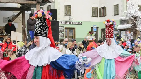 Stefano Da Rin Puppel-Perona-Dosoledo di Comelico Superiore-Mascherata di S.Plonia-Balli in Piazza Tiziano