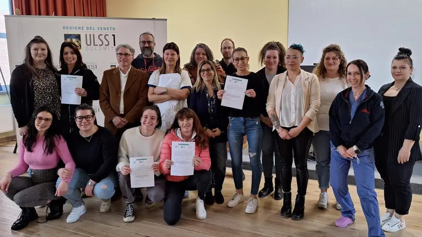 Foto di gruppo per i nuovi operatori sanitari specializzati dell'Ulss 1 Dolomiti