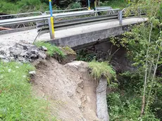 Il movimento franoso in Val Cantuna mette a rischio la strada che porta al borgo di Paradisi