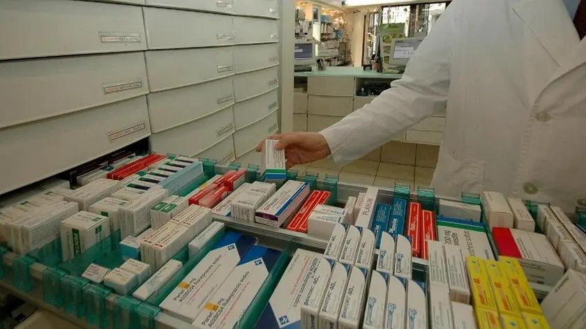 Belluno, 27aprile 2006. farmaciaTorna a febbraio il Banco farmaceutico