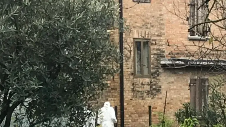 SCATTOLIN - TOMMASELLA - GRUARO - I CARABINIERI NELLA CASA DEL RITROVAMENTO DELLA DONNA MORTA