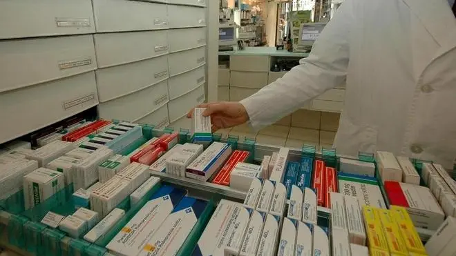 Belluno, 27aprile 2006. farmaciaTorna a febbraio il Banco farmaceutico