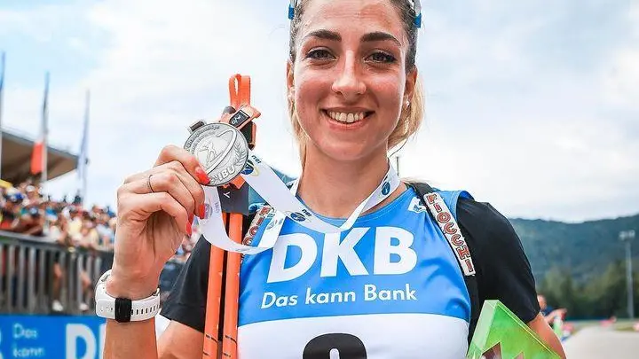 Lisa Vittozzi con la medaglia