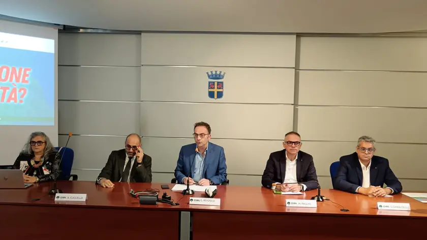 Un momento del convegno sulla desertificazione bancaria e postale organizzato dalla Cisl