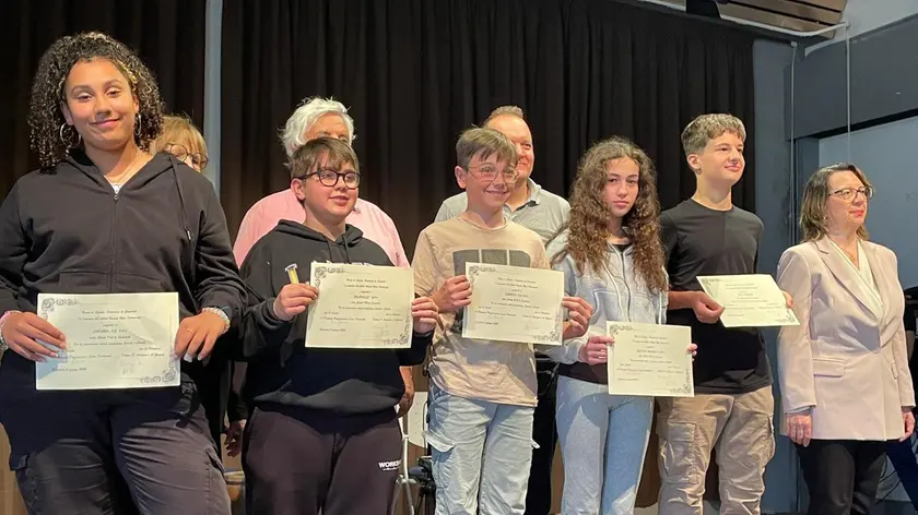 I cinque ragazzi premiati con la borsa di studio
