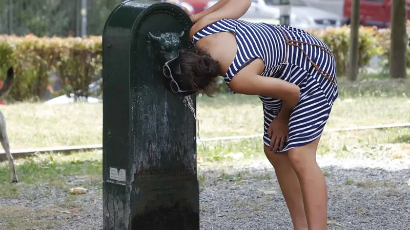 Foto Belen Sivori/LaPresse.06 /07/2015 Torino, Italia.Cronaca.Caldo nella città di Torino.Nella foto: alte temperature..Photo Belen Sivori/LaPresse.06/07/2015 Turin, Italy.News.Hot weather in Torino .In the pic: high temperatures
