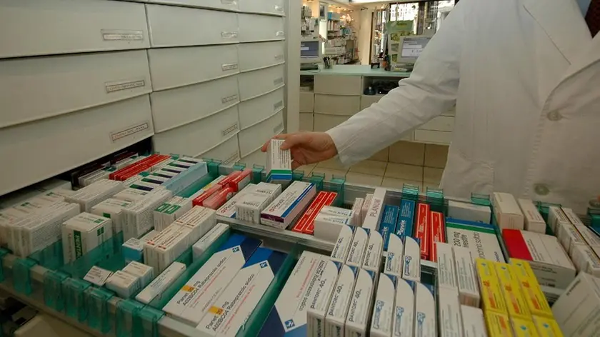 Belluno, 27aprile 2006. farmaciaTorna a febbraio il Banco farmaceutico