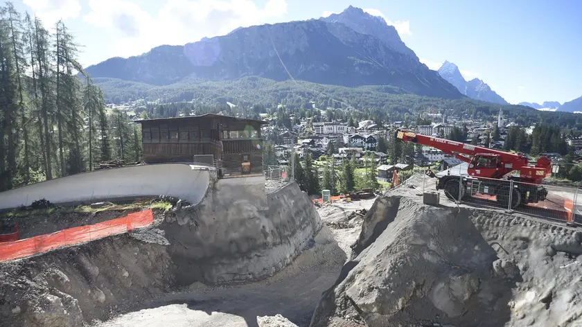 I lavori per la realizzazione della nuova pista da bob a Cortina