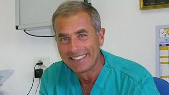 Il primario di ginecologia dell'ospedale civile di Pieve di Cadore, Carlo Cetera, in una immagine di repertorio...ANSA/Stefano CAMPOLO - Il dottor Carlo Cetera e' primario del centro di procreazione assistita di Pieve di Cadore Ha lavorato negli ospedali di Cles e Cavalese