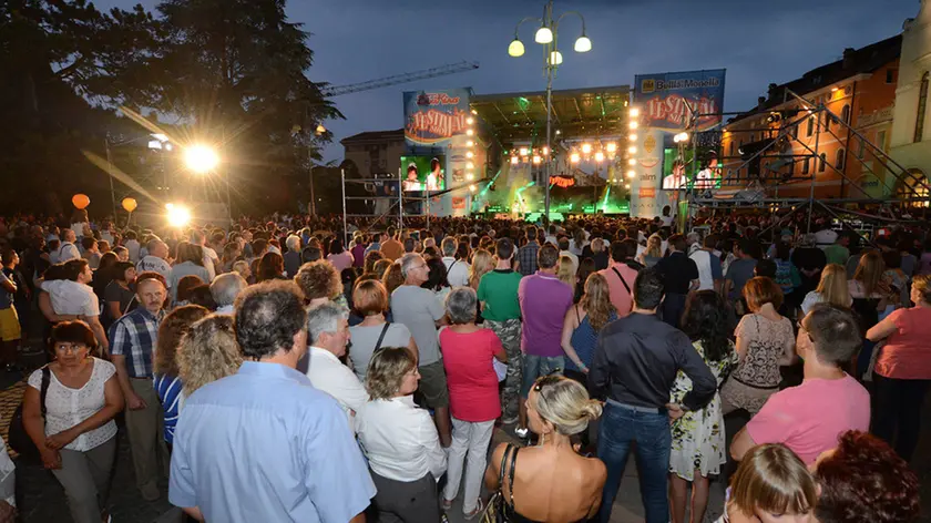 SPETTACOLO MUSICALE IN PIAZZA