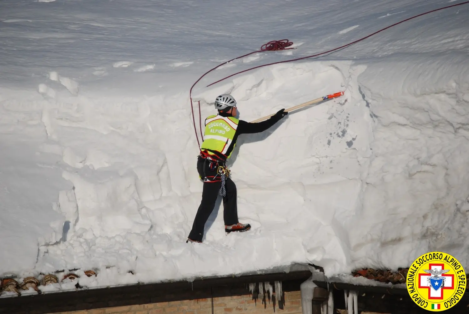 I volontari del Soccorso alpino al lavoro a Montefeltro