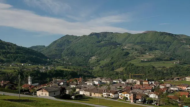 Trichiana; 7 maggio 2005, s antonio di tortal - L'abitato di Sant'Antonio di Tortal