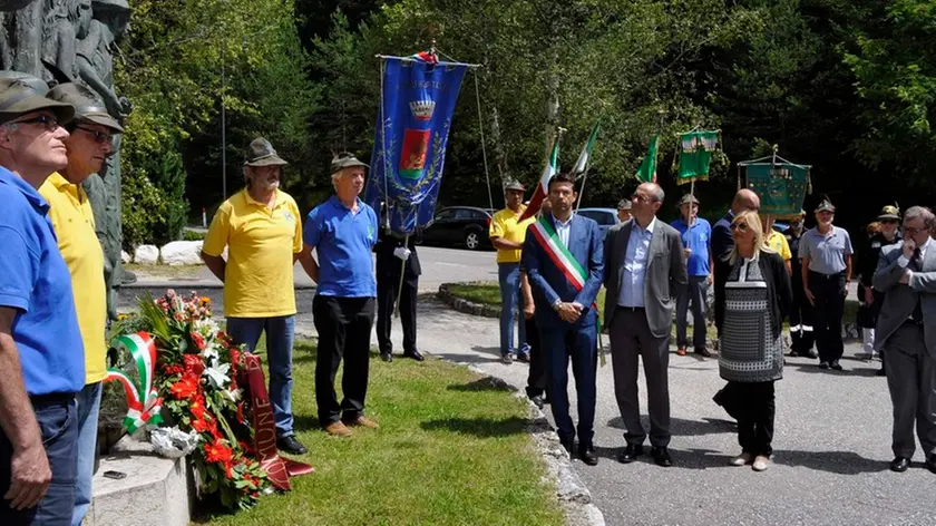 Cerimonia in memoria delle vittime del Vajont Nella foto: Primo SCHENKER - Francesco ZANON - Graziano LUCCHI - Roberto PADRIN - Ugo ROSSI - Anna Grazia GIAMUZZI - Diego MOLTRER - Mauro GILMOZZI Chiesetta La Palanca Stava, 19 luglio 2014 Foto Roberto Bernardinatti