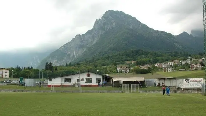 Libano, 5 giugno 2004. Il campa da calcio
