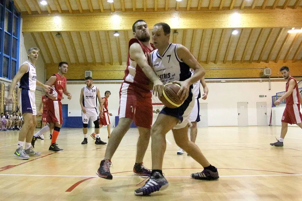 Derby di Prima divisione di basket Fonzaso - Kindergarten